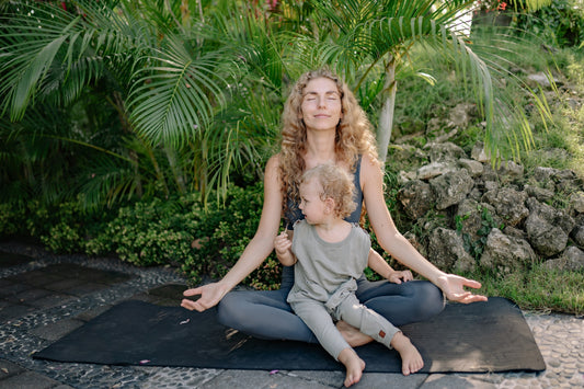 Yoga et enfants : comment initier les enfants à la pratique de manière ludique et bénéfique ?